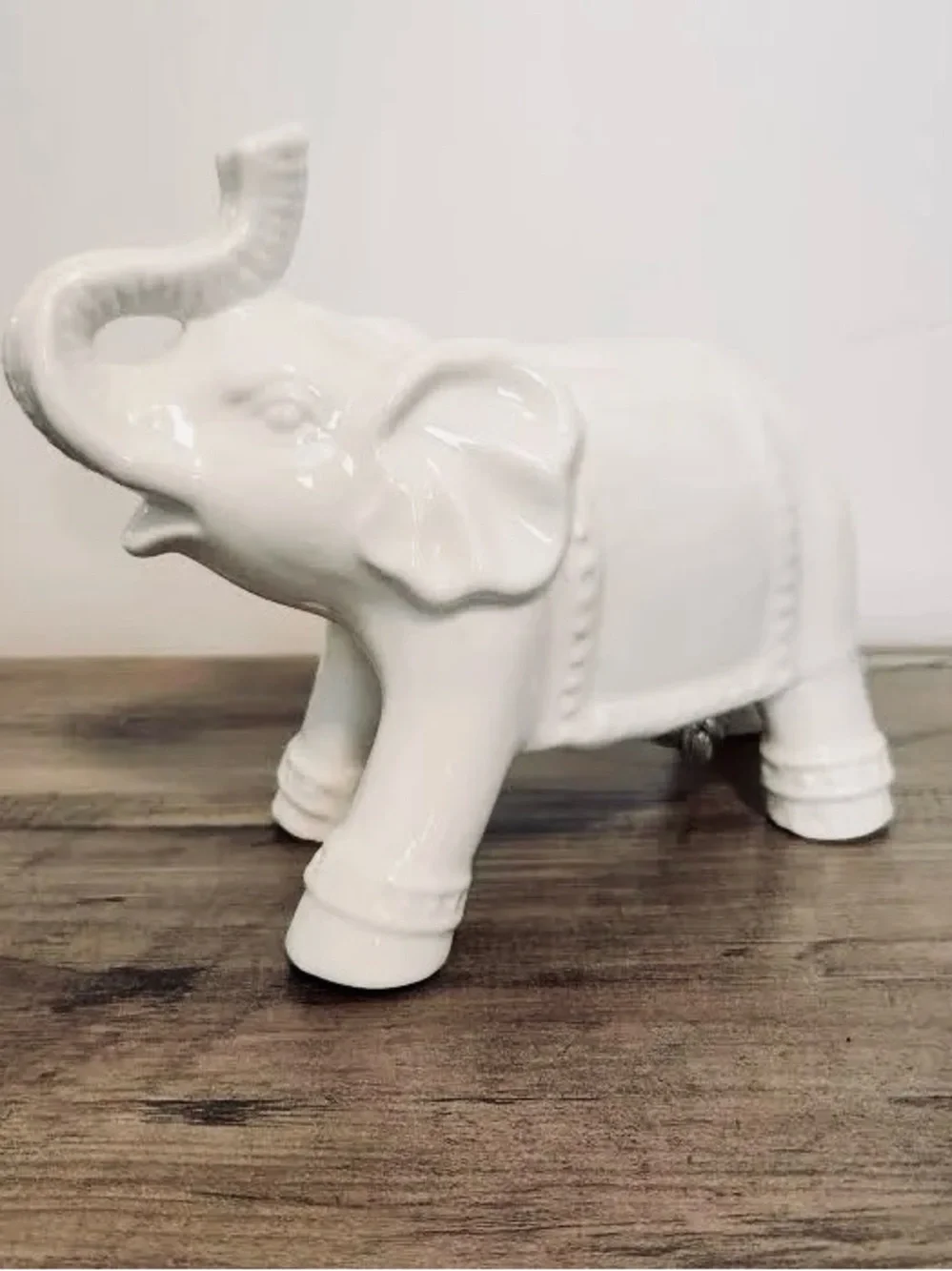 Vintage Pier 1 White Ceramic Elephant Table lamp; Nightlight~ Ambient light